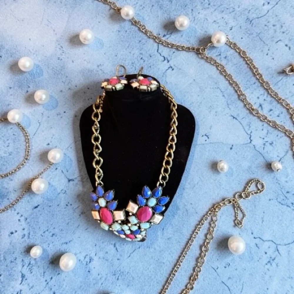 Vintage Multicolor Statement Floral Bib Necklace and Earrings‎ Set 22